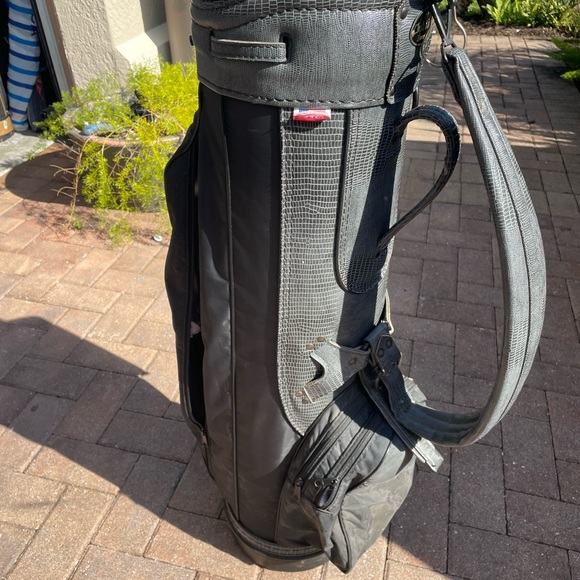 Club King Golf Cart Bag
With shoulder strap - Picture 4 of 12